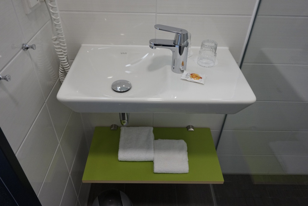 Bavaria Motel Freiham Bathroom