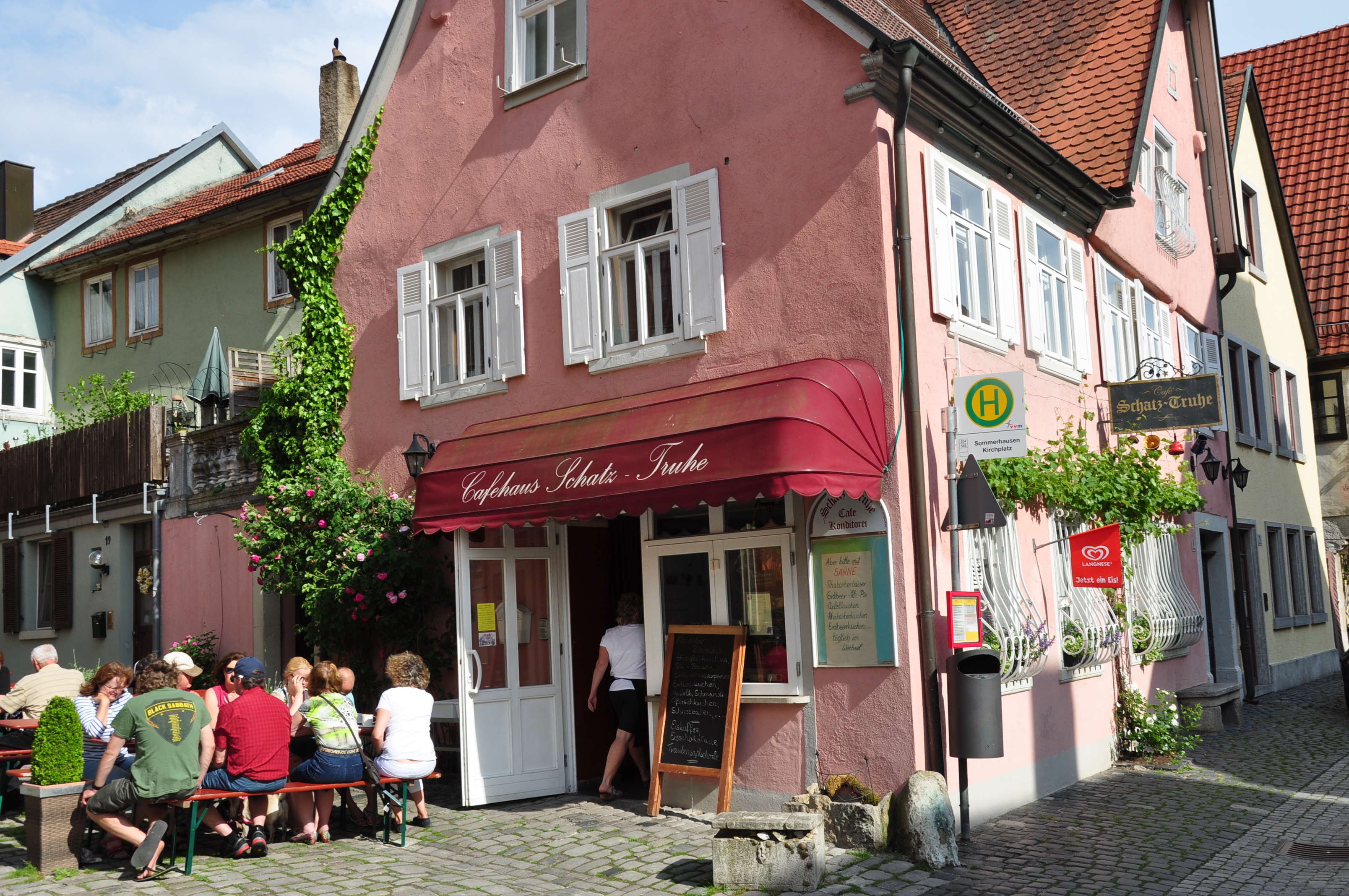 Sommerhausen, Fasten Ur Seatbelts