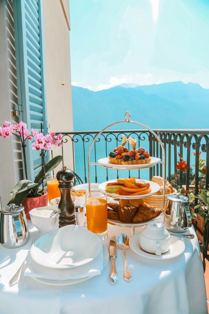 7 Best breakfast spots with a view